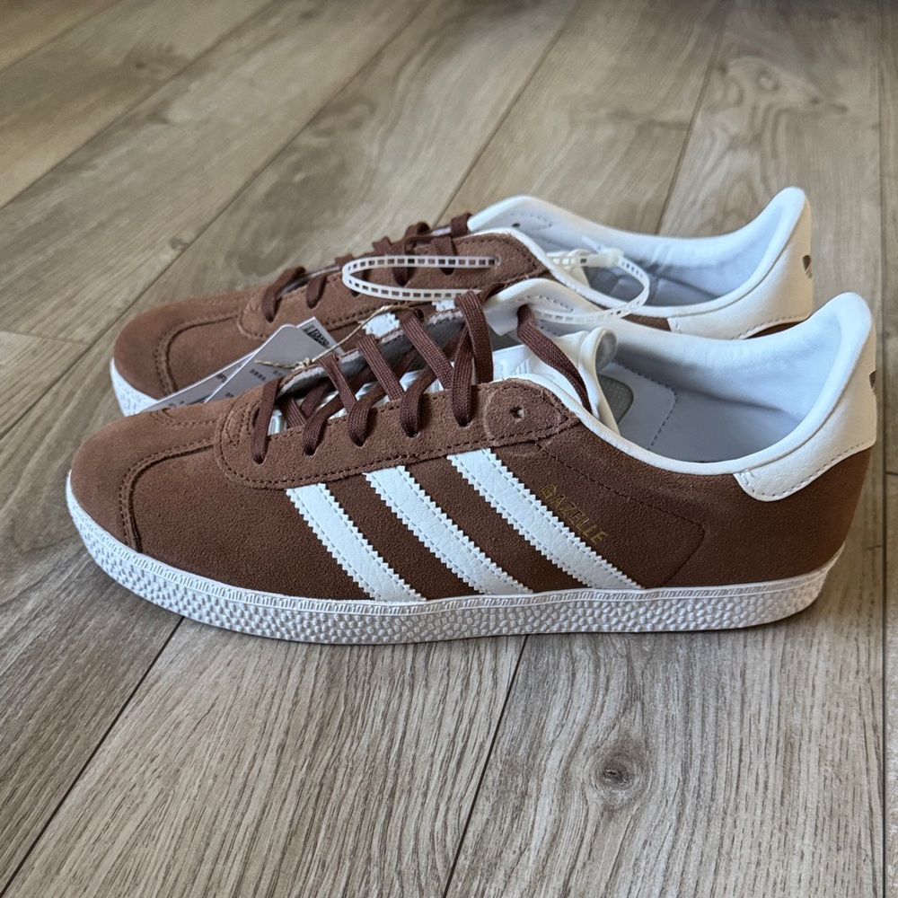 Adidas Gazelle original Brown suede and White Sneakers